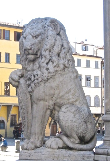 Loin as part of Dante Statue